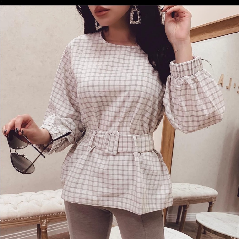 Black white strip belted top